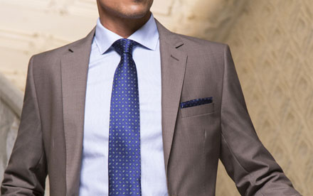 Traje moderno